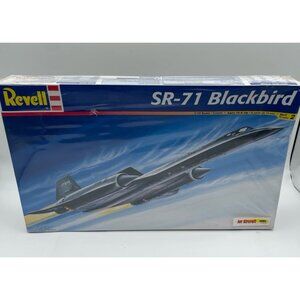 Revell SR-71 Blackbird Long Range Recon Plane 1:72 SC Plastic Model Kit 85-5810